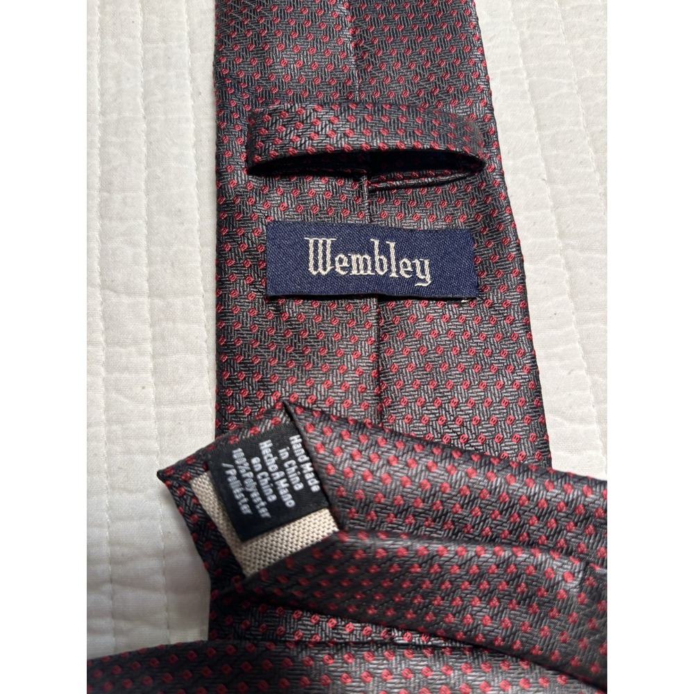Wembley Maroon Formal Dress Polka Dot Pattern Necktie -‎ 100% Polyester